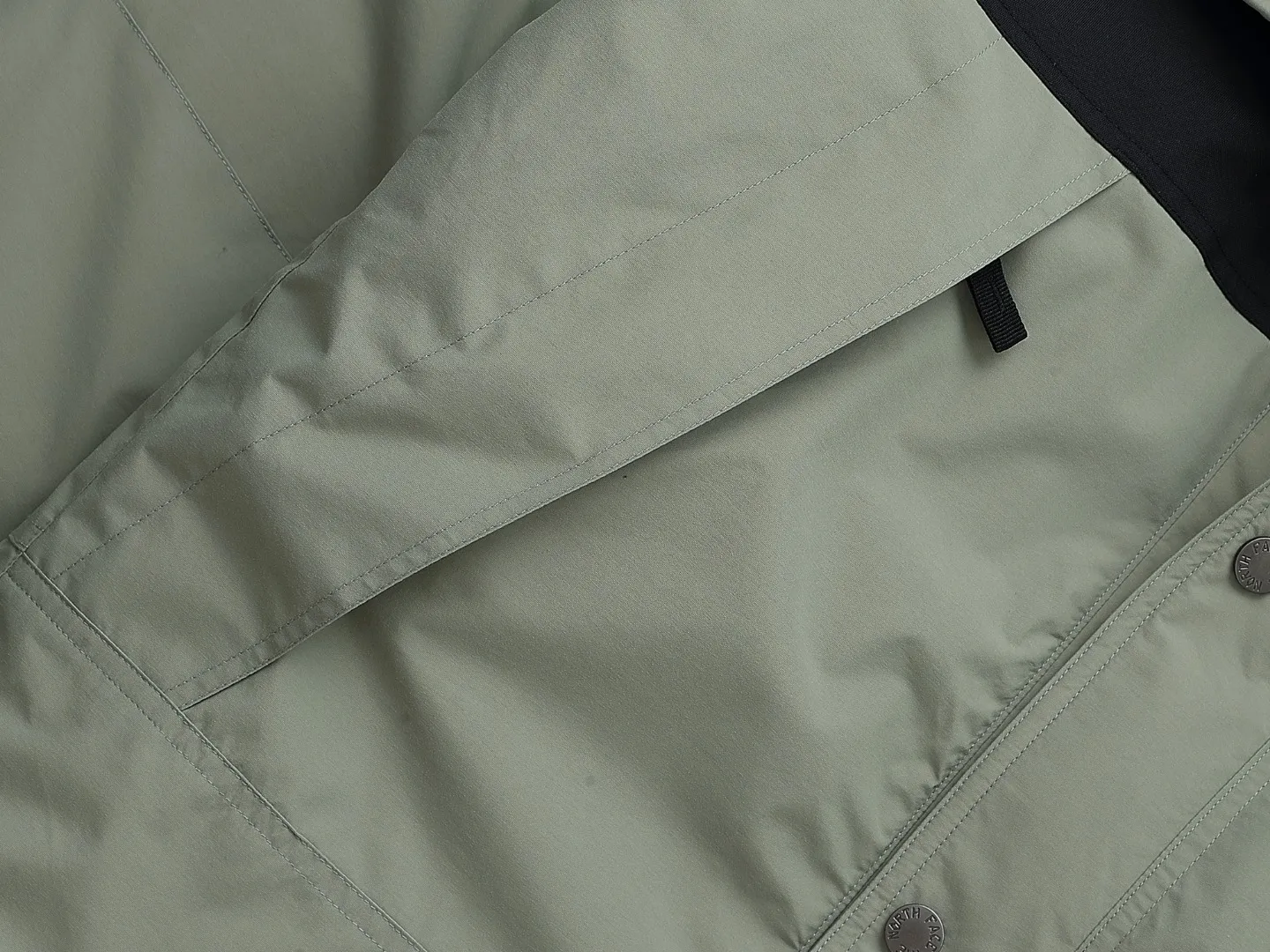 ：White Pink Black Green . sizi： 𝗧𝗵𝗲 𝗡𝗼𝗿𝘁𝗵 𝗙𝗮𝗰 1990 Same Style 1996 ： 1、 ISO 90（ISO 4） ！ 2、 ： 2L Gore-tex ， ， ， ， Breathable 。 3、 ： ， ， 。 。 4、 ： ZP。 ， ， 5、 ： YKK ， 10 ， 。 ， 6、 ， zp ， ！ GT 。 1996